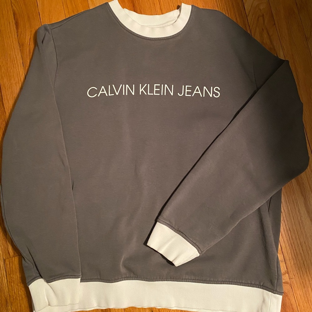 Men’s Large Calvin Klein crew neck sweatshirt.